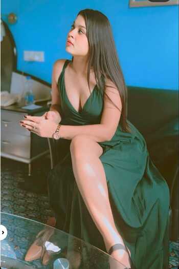 Russian Escort Girl in bund garden, Udaipur